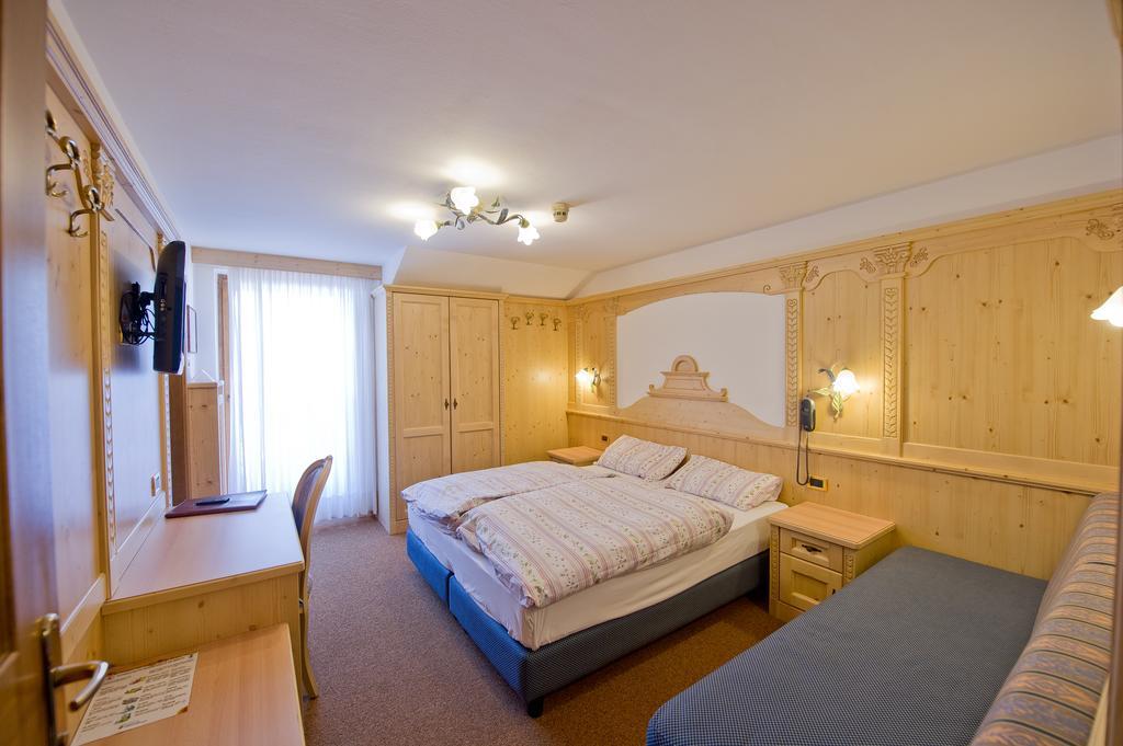 Hotel San Marco San Pellegrino-passet Rum bild